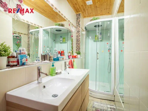 Prodej domu 560 m², pozemek 887 m²