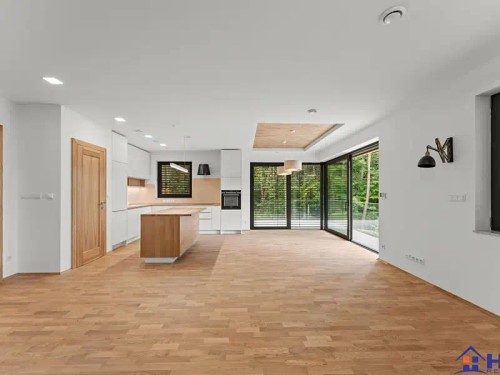 Prodej vily 265 m², pozemek 1811 m²