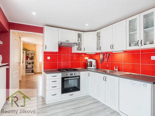 Prodej domu 300 m², pozemek 12289 m²