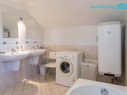 Prodej domu 180 m², pozemek 447 m²