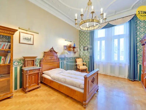 Prodej vily 700 m², pozemek 3228 m²