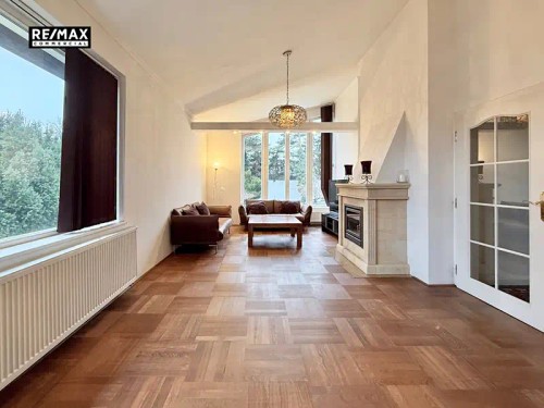 Prodej vily 355 m², pozemek 905 m²