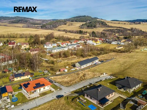 Prodej stavebního pozemku 988 m²