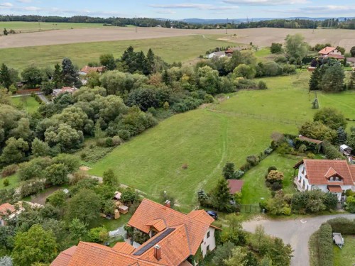 Prodej stavebního pozemku 1042 m²