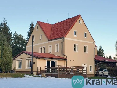 Prodej domu 390 m², pozemek 2262 m²