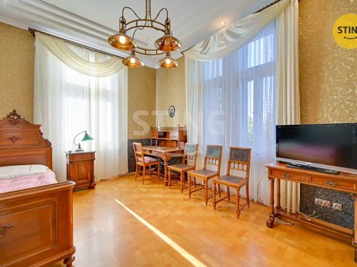 Prodej vily 700 m², pozemek 3228 m²