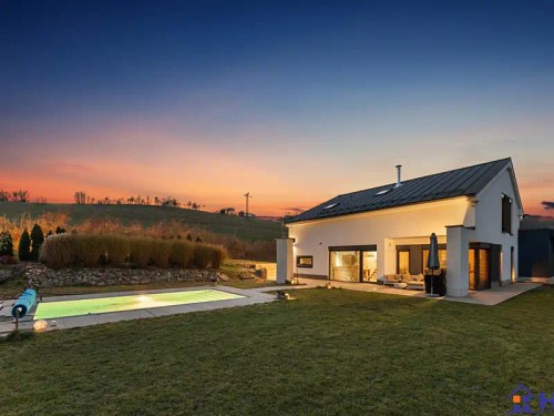 Prodej domu 231 m², pozemek 5528 m²