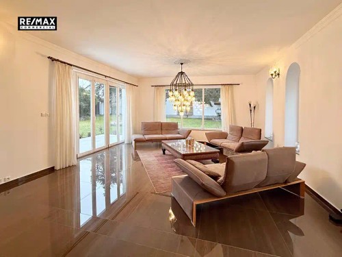 Prodej vily 355 m², pozemek 905 m²