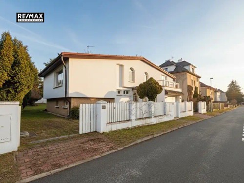 Prodej vily 355 m², pozemek 905 m²