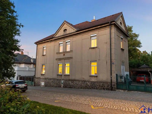 Prodej vily 330 m², pozemek 701 m²