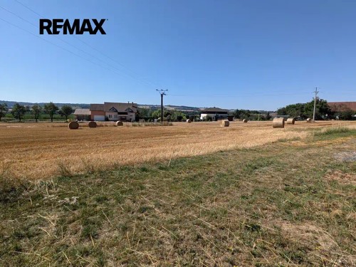 Prodej stavebního pozemku 1998 m²