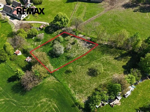 Prodej stavebního pozemku 1098 m²