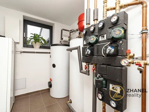 Prodej domu 351 m², pozemek 1603 m²
