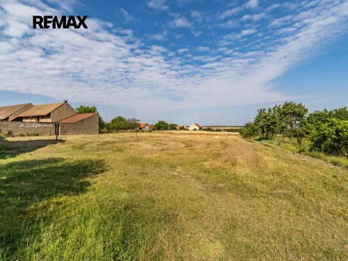 Prodej stavebního pozemku 1499 m²