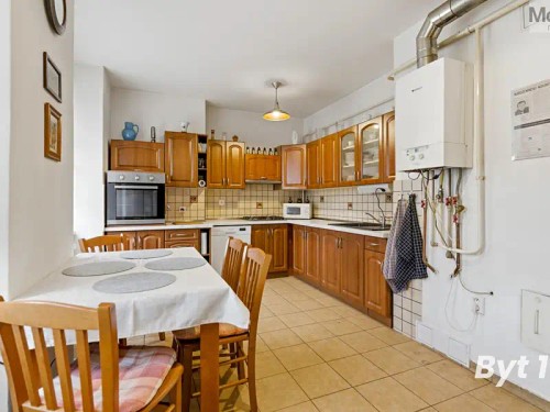 Prodej domu 330 m², pozemek 359 m²