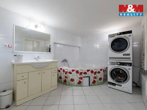 Prodej domu 240 m², pozemek 811 m²