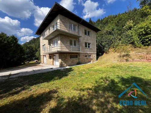 Prodej domu 300 m², pozemek 2815 m²