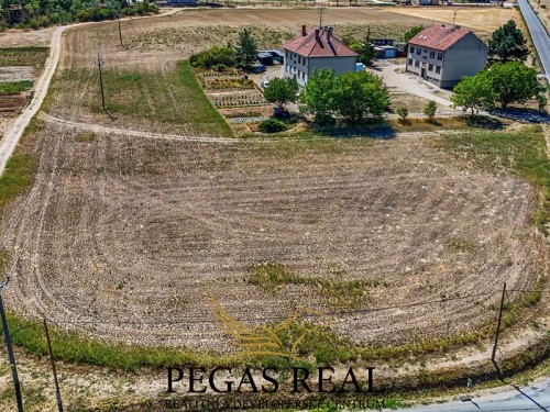 Prodej stavebního pozemku 3925 m²