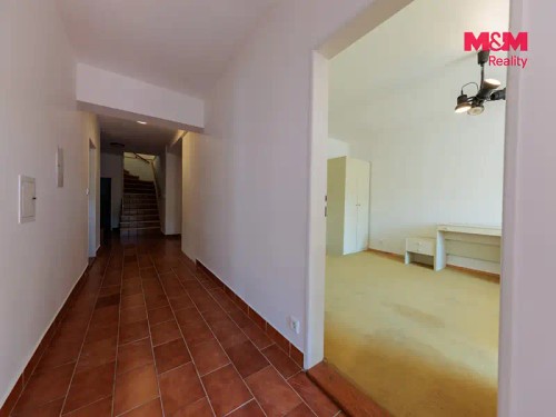 Prodej domu 250 m², pozemek 976 m²
