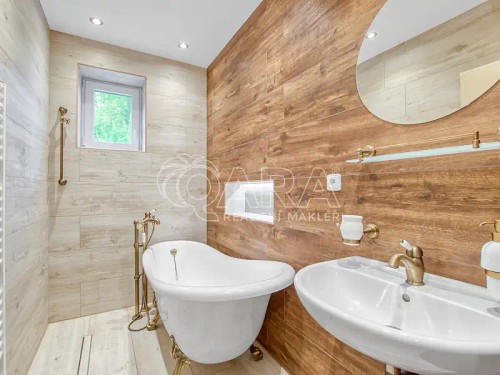 Prodej domu 142 m², pozemek 1005 m²