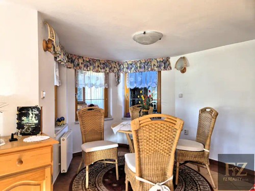 Prodej domu 400 m², pozemek 934 m²