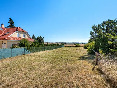 Prodej stavebního pozemku 975 m²
