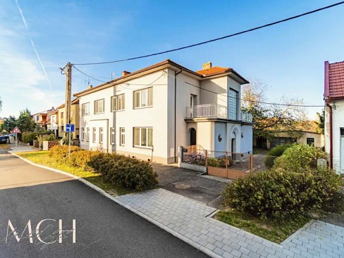 Prodej domu 330 m², pozemek 1144 m²