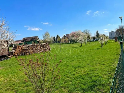 Prodej stavebního pozemku 1051 m²