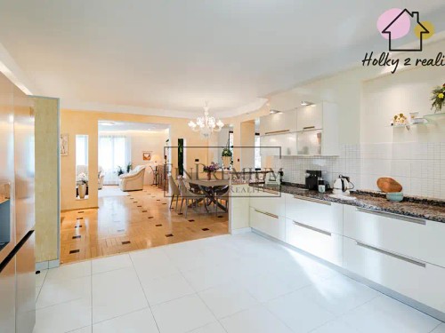 Prodej domu 354 m², pozemek 899 m²