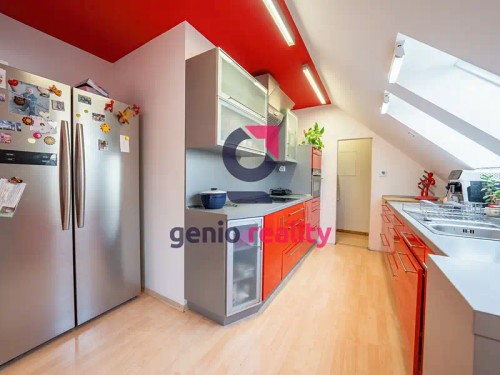 Prodej domu 602 m², pozemek 482 m²