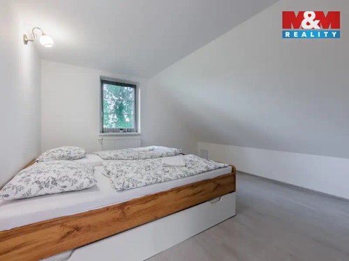 Prodej domu 280 m², pozemek 1293 m²