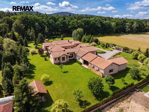 Prodej domu 652 m², pozemek 7174 m²