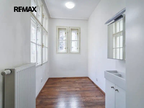 Prodej bytu 4+kk 66 m²