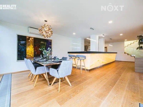 Prodej domu 382 m², pozemek 850 m²