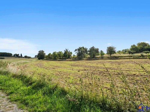 Prodej stavebního pozemku 1739 m²