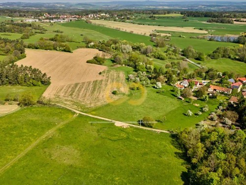 Prodej stavebního pozemku 8000 m²