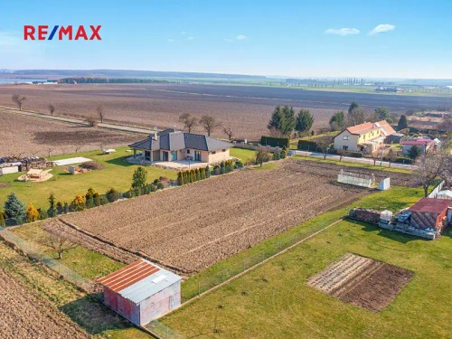 Prodej stavebního pozemku 2066 m²