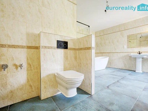 Prodej domu 420 m², pozemek 633 m²