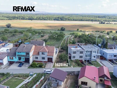Prodej stavebního pozemku 1623 m²
