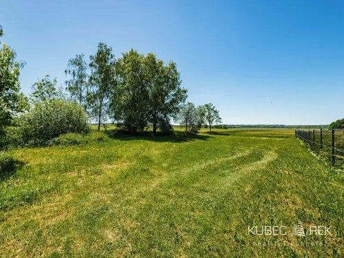 Prodej stavebního pozemku 740 m²