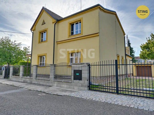 Prodej vily 150 m², pozemek 811 m²