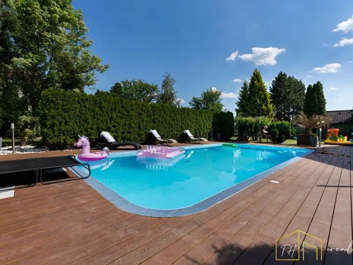 Prodej domu 400 m², pozemek 1728 m²