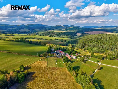 Prodej stavebního pozemku 2100 m²