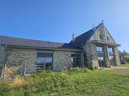 Prodej vily 938 m², pozemek 9445 m²