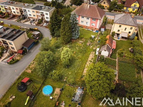Prodej stavebního pozemku 989 m²