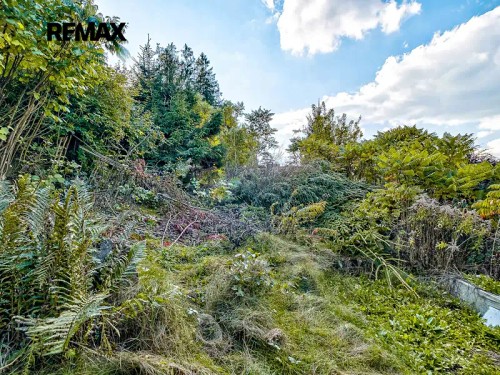 Prodej stavebního pozemku 735 m²