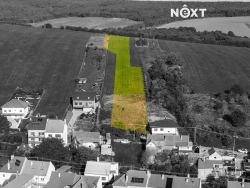 Prodej stavebního pozemku 1300 m²