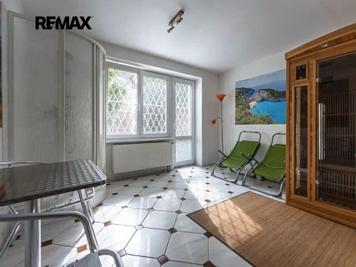 Prodej domu 330 m², pozemek 183 m²
