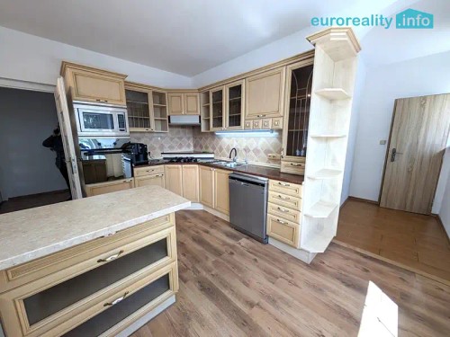 Prodej domu 240 m², pozemek 1087 m²
