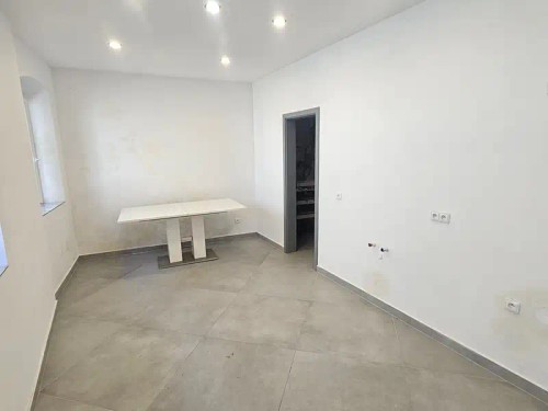 Prodej domu 1143 m², pozemek 1573 m²